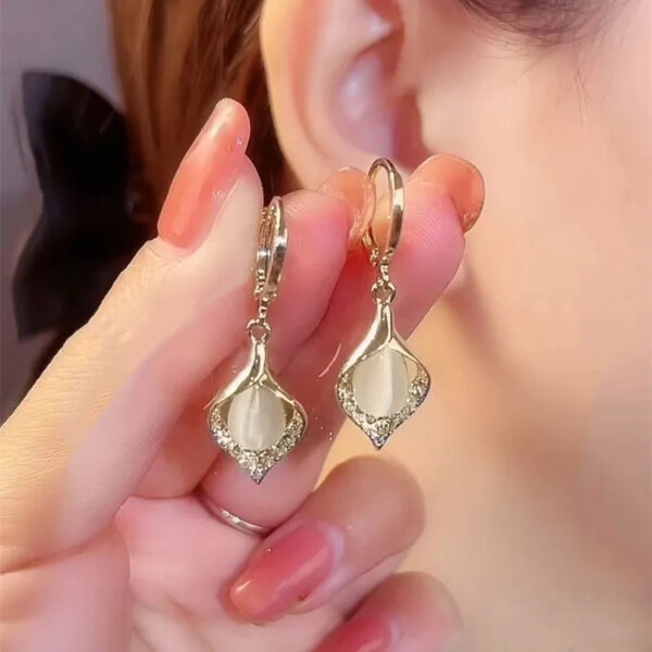 Luxury High-end Temperament Trendy Fashion Ladies Cat's Eye Stone Angel Eye Earrings,Earrings Jewelry Gift Accessories - Image 3